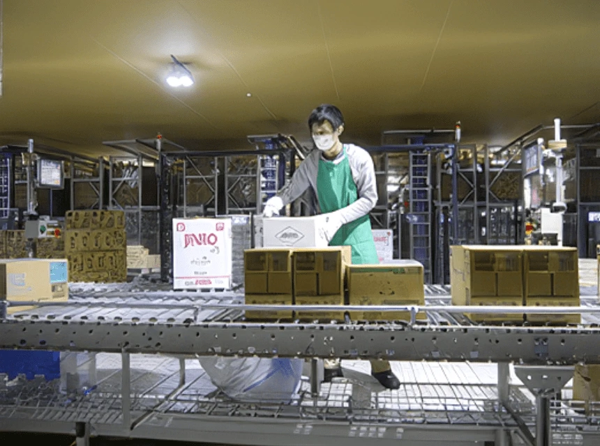 タッチパネルの指示を次々とこなす